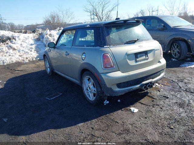 2009 MINI COOPER S WMWMF735X9TW87772 Photo 2