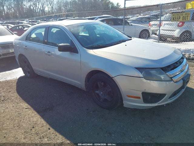 44324640 :رقم المزاد ، 3FAHP0HA6AR175260 vin ، 2010 Ford Fusion Se مزاد بيع