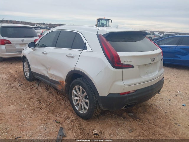 2022 CADILLAC XT4 1GYAZAR44NF109646 Photo 2