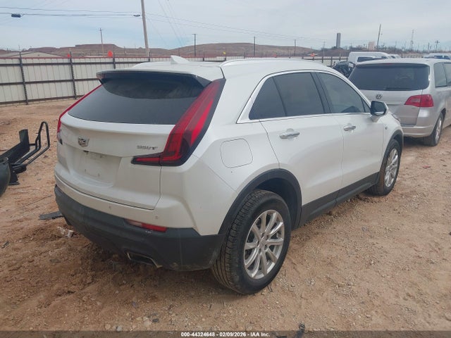2022 CADILLAC XT4 1GYAZAR44NF109646 Photo 3