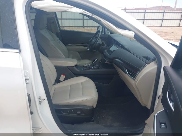 2022 CADILLAC XT4 1GYAZAR44NF109646 Photo 4