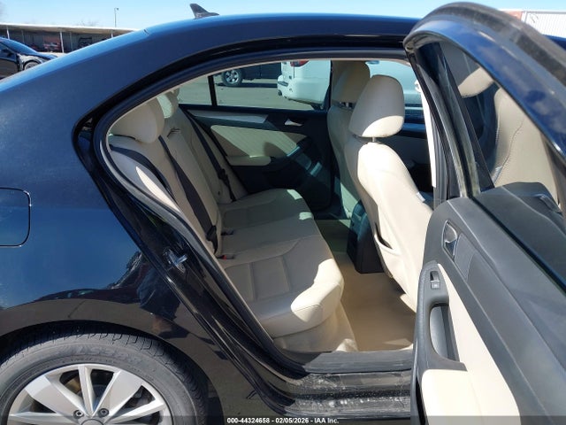 44324658 :رقم المزاد ، 3VWD67AJ2GM235522 vin ، 2016 Volkswagen Jetta 1.4t Se مزاد بيع