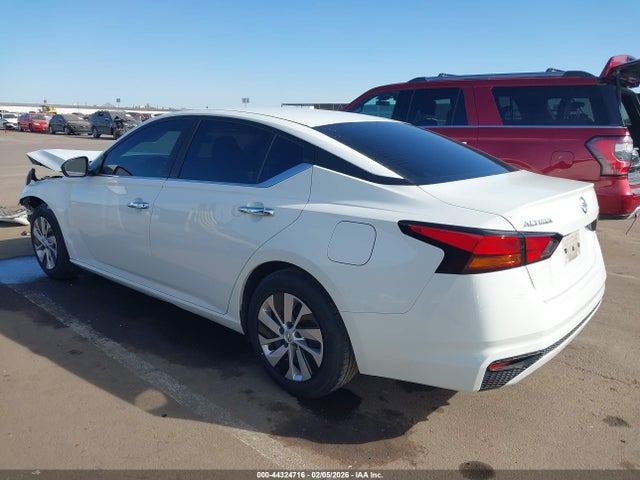 1N4BL4BV5NN318888 Nissan Altima S Fwd