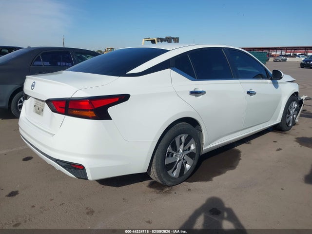 1N4BL4BV5NN318888 Nissan Altima S Fwd