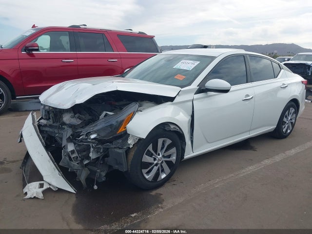 1N4BL4BV5NN318888 Nissan Altima S Fwd