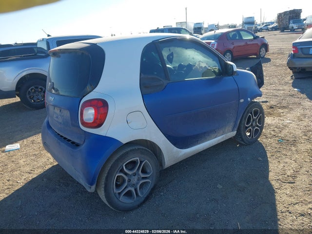 44324829 :رقم المزاد ، WMEFJ5DAXGK061668 vin ، 2016 Smart Fortwo Prime مزاد بيع