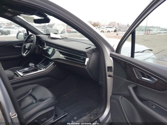 2021 Audi Q7 Premium 45 Tfsi Quattro Tiptronic მანქანა იყიდება აუქციონზე, vin: WA1AJAF7XMD018087, აუქციონის ნომერი: 44324848