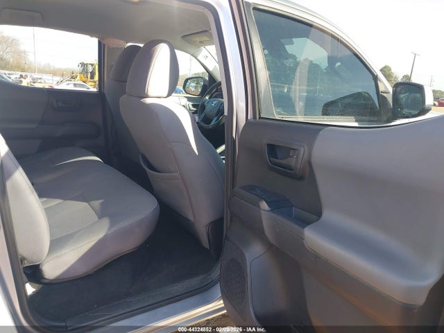 5TFAX5GN7KX141950 Toyota Tacoma Sr