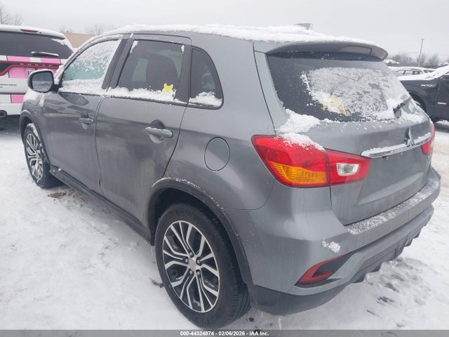 2018 MITSUBISHI OUTLANDER SPORT JA4AP3AUXJU023339 Photo 2