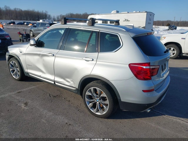 2015 BMW X3 5UXWX9C52F0D61225 Photo 2