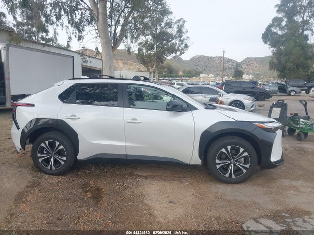 Toyota BZ4X XLE 2025 JTMAAAAA9SA068440 Image 14