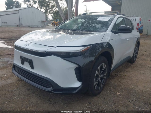 Toyota BZ4X XLE 2025 JTMAAAAA9SA068440 Image 2