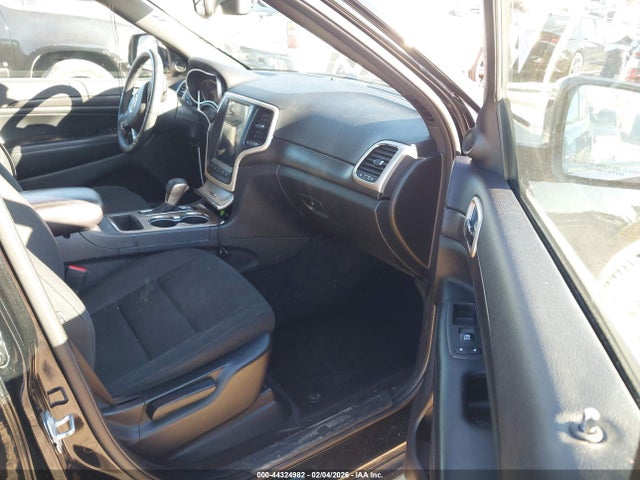 1C4RJEAG3HC952644 Jeep Grand Cherokee Laredo 4x2