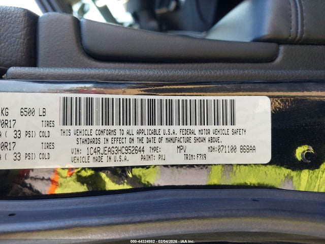 1C4RJEAG3HC952644 Jeep Grand Cherokee Laredo 4x2