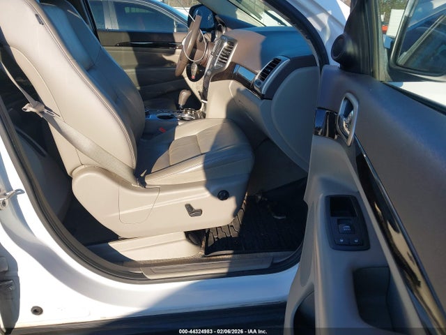 2013 JEEP GRAND CHEROKEE 1C4RJFAT9DC576352 Photo 4