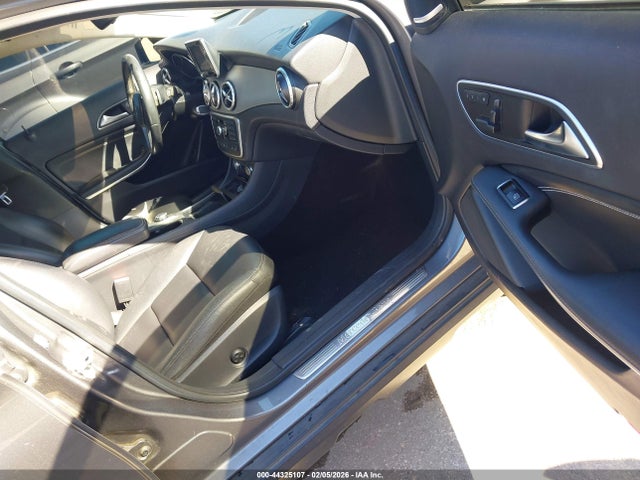 2015 MERCEDES-BENZ GLA 250 WDCTG4GBXFJ039490 Photo 4