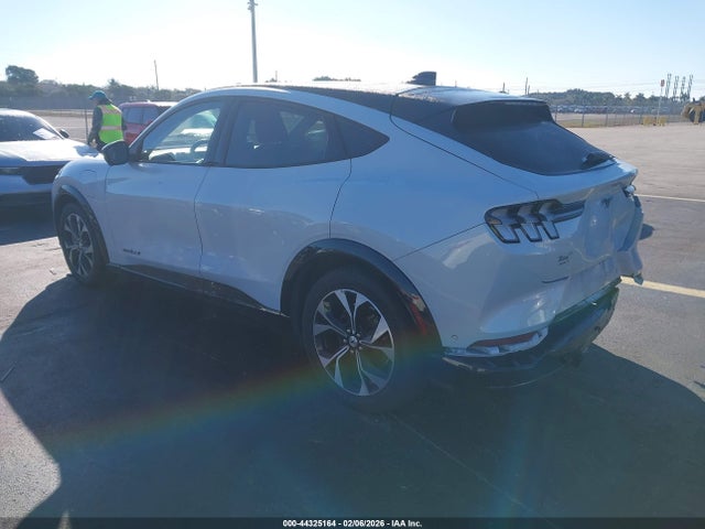 2021 FORD MUSTANG MACH-E 3FMTK3R72MMA62717 Photo 2