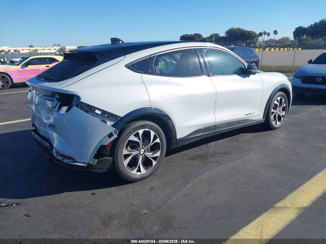 2021 FORD MUSTANG MACH-E 3FMTK3R72MMA62717 Photo 3