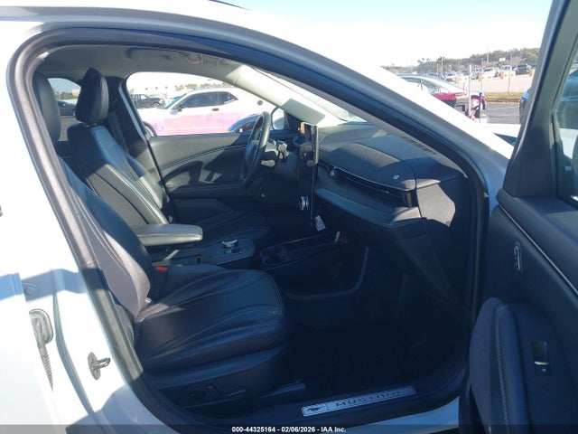 2021 FORD MUSTANG MACH-E 3FMTK3R72MMA62717 Photo 4