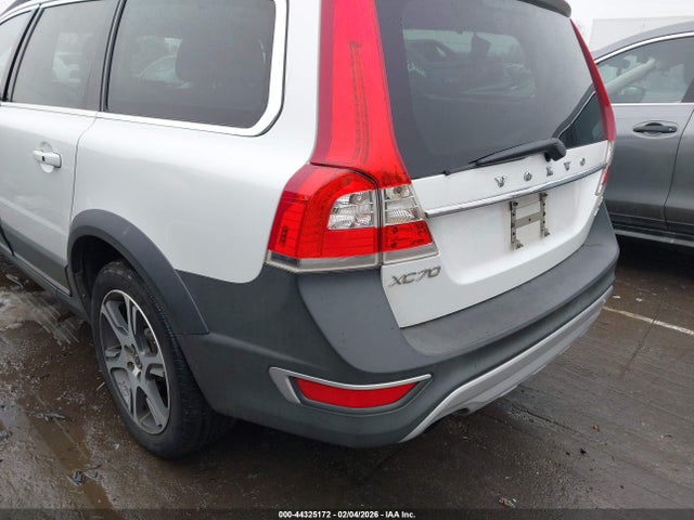 2015 VOLVO XC70 YV4902ND2F1200537 Photo 5