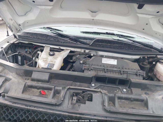 Chevrolet Express Cutaway Work Van 2021 1GB0GRF79M1301469 Image 9