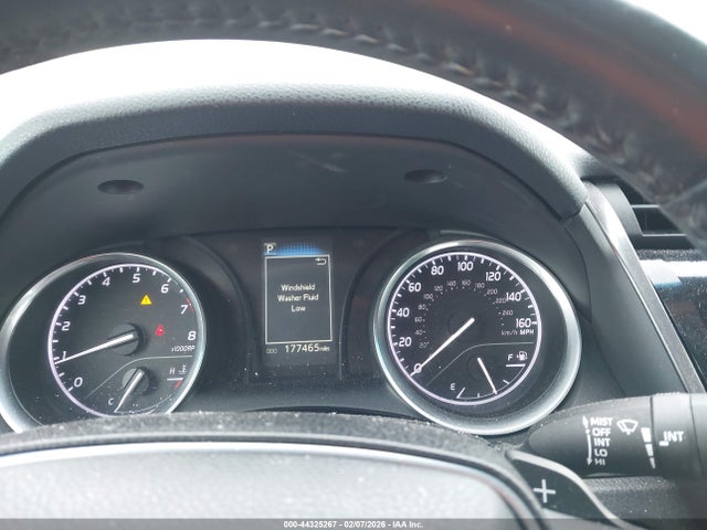 4T1B11HK2JU045187 Toyota CAMRY SE