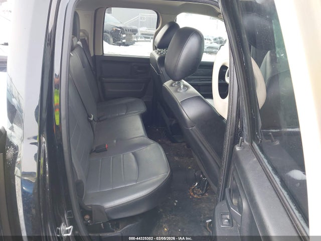 44325302 :رقم المزاد ، 1C6RR6FG5MS506493 vin ، 2021 Ram 1500 Classic مزاد بيع