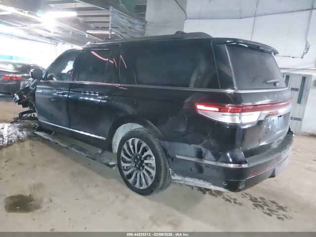 5LMJJ3TG8PEL09877 Lincoln Navigator Black Label L