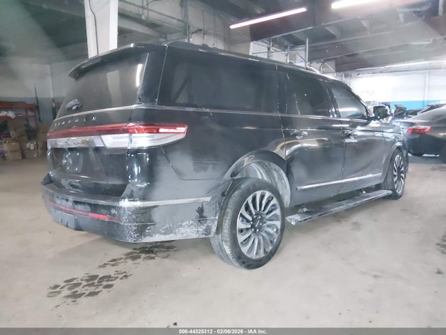 5LMJJ3TG8PEL09877 Lincoln Navigator Black Label L