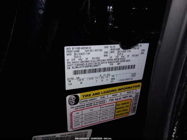 5LMJJ3TG8PEL09877 Lincoln Navigator Black Label L