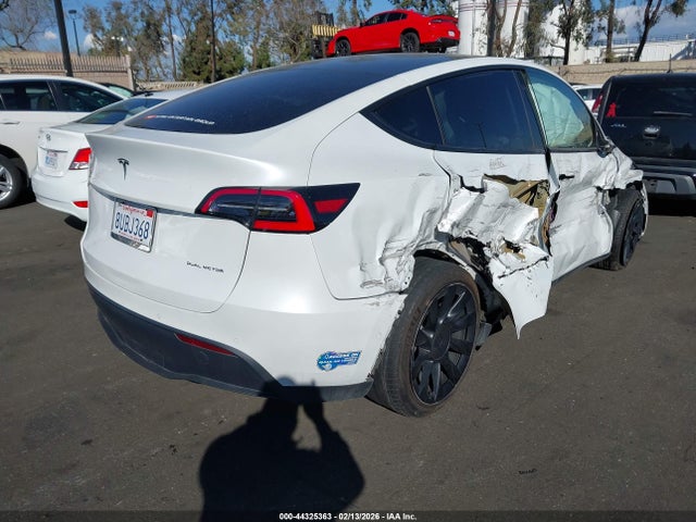 2021 TESLA MODEL Y 5YJYGDEE6MF090644 Photo 3