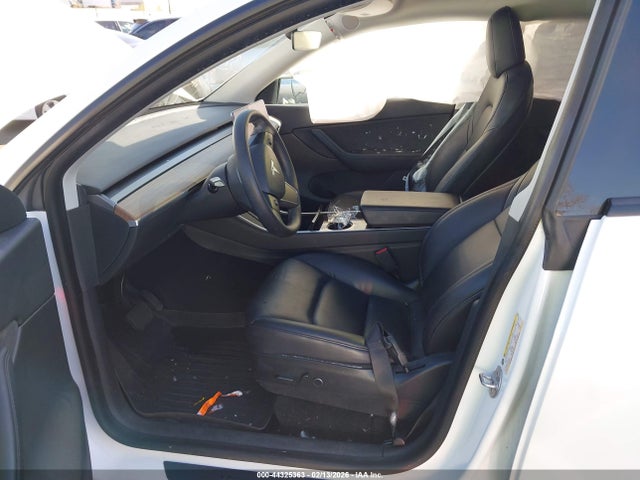2021 TESLA MODEL Y 5YJYGDEE6MF090644 Photo 4