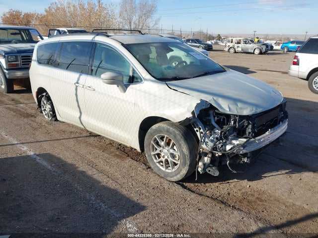 Chrysler Pacifica Touring 2021 2C4RC1FG5MR514947 main image