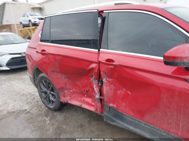 2022 VOLKSWAGEN TIGUAN 3VV2B7AX3NM164324 Photo 5