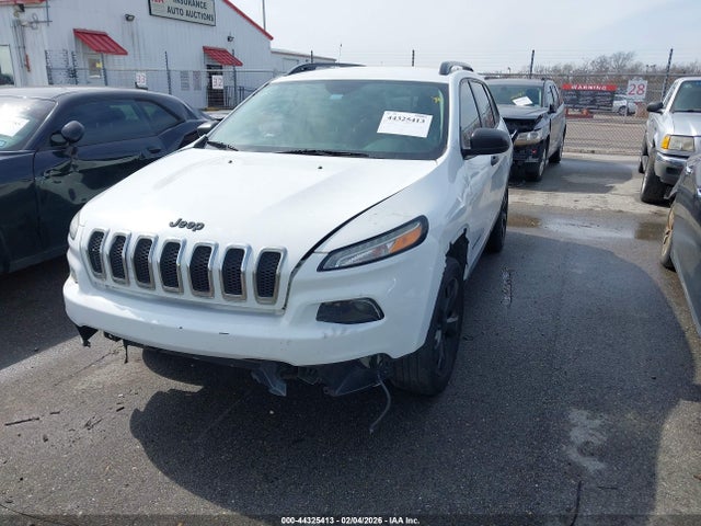 1C4PJLAB0HW535917 Jeep Cherokee Altitude Fwd