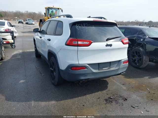 1C4PJLAB0HW535917 Jeep Cherokee Altitude Fwd