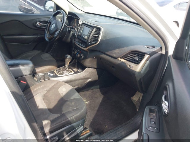 1C4PJLAB0HW535917 Jeep Cherokee Altitude Fwd