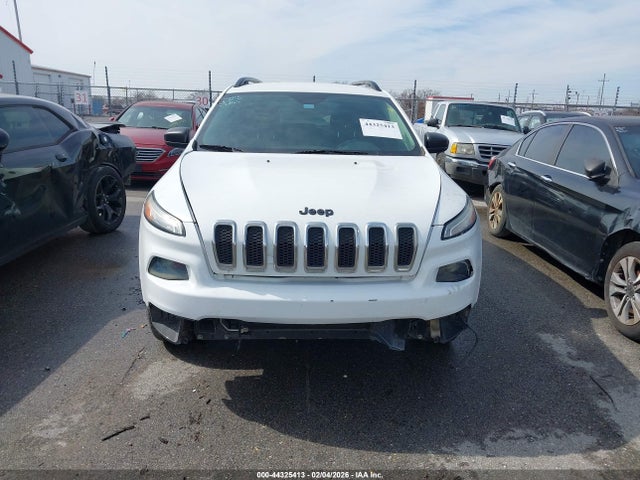 1C4PJLAB0HW535917 Jeep Cherokee Altitude Fwd