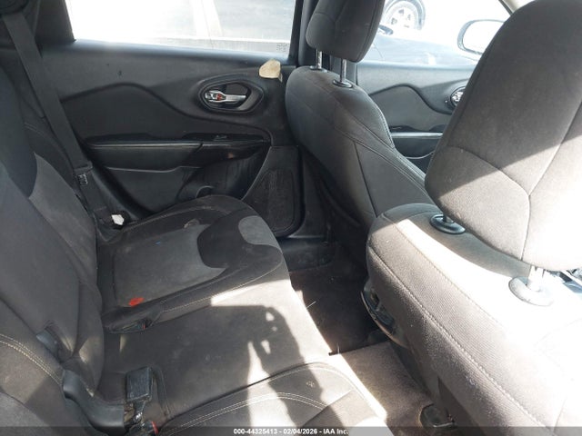 1C4PJLAB0HW535917 Jeep Cherokee Altitude Fwd