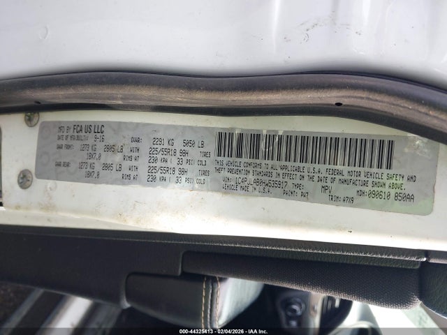 1C4PJLAB0HW535917 Jeep Cherokee Altitude Fwd