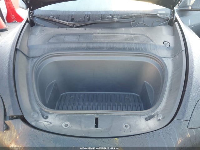 5YJYGDED4MF123194 Tesla Model Y Standard Range Rear-wheel Drive