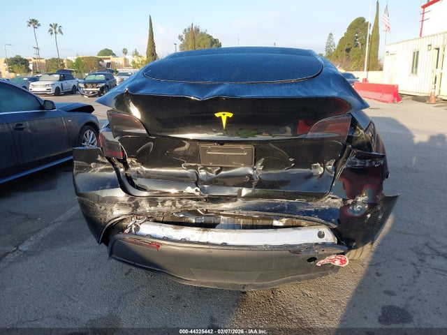 5YJYGDED4MF123194 Tesla Model Y Standard Range Rear-wheel Drive