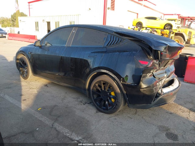 5YJYGDED4MF123194 Tesla Model Y Standard Range Rear-wheel Drive