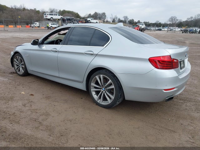 2016 BMW 550I WBAKP9C52GD980301 Photo 2