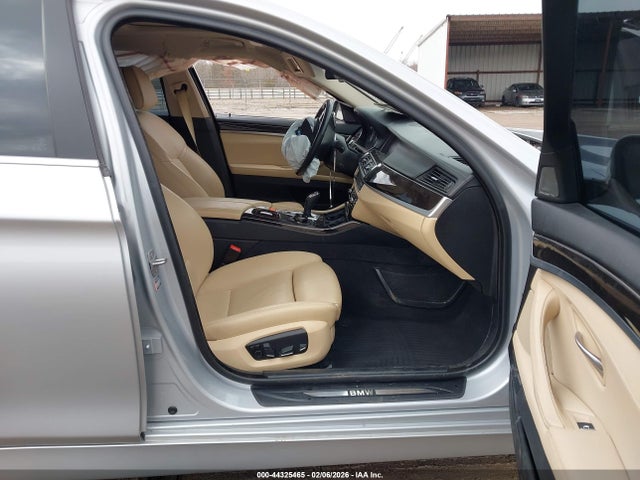 2016 BMW 550I WBAKP9C52GD980301 Photo 4
