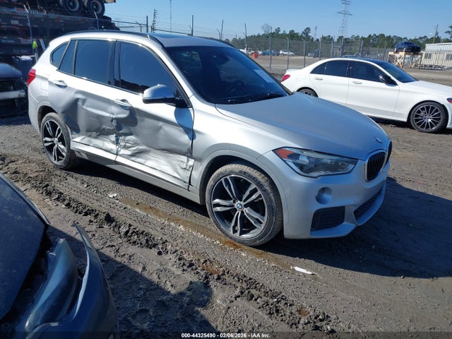 2016 BMW X1 WBXHT3C38G5E51570