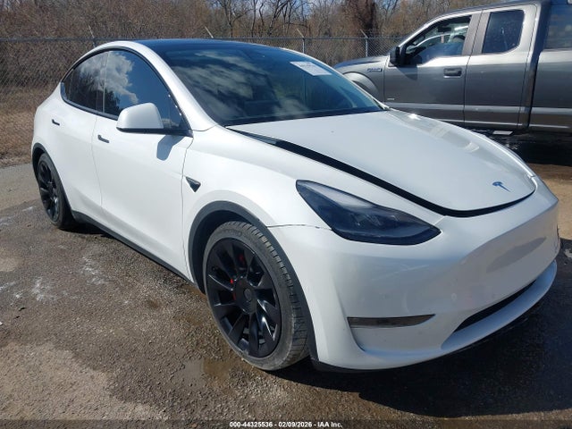 2022 TESLA MODEL Y 7SAYGDEF4NF325779 Photo 0