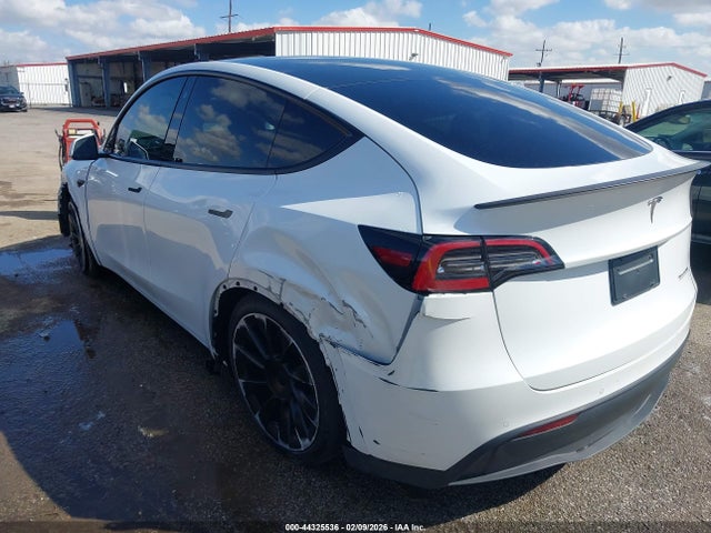 2022 TESLA MODEL Y 7SAYGDEF4NF325779 Photo 2