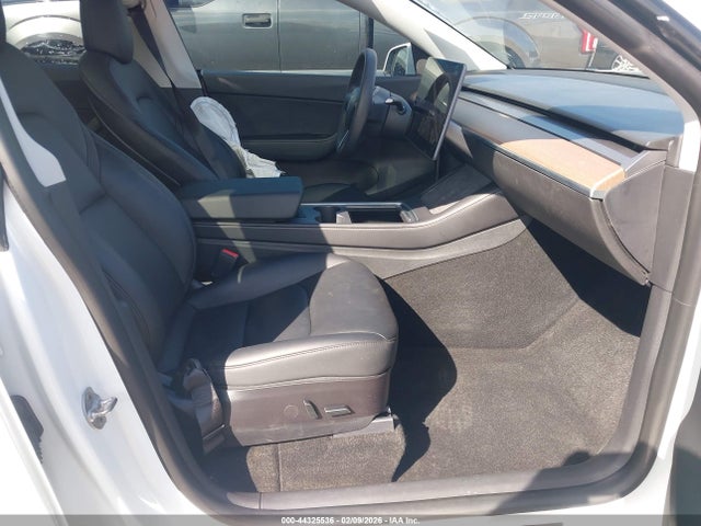 2022 TESLA MODEL Y 7SAYGDEF4NF325779 Photo 4