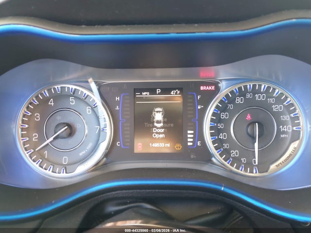 44325560 :رقم المزاد ، 1C3CCCAG6FN731615 vin ، 2015 Chrysler 200 Limited مزاد بيع